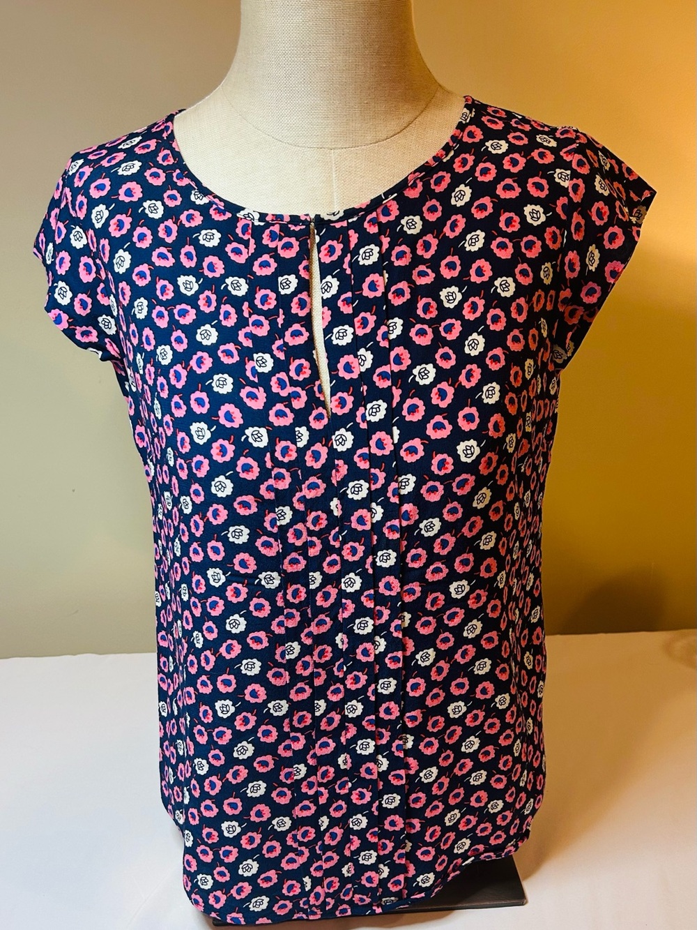 Boden Azalea Floral Print Pleated cap sleeve Top Size 6